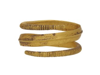 front Viking gold coiled ring berganza hatton garden