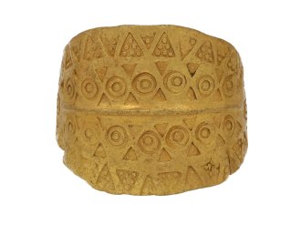 viking gold stamped ring berganza hatton garden