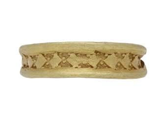 Viking stamped triangle ring in gold, 