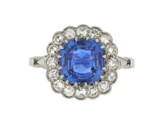 Ceylon sapphire and diamond coronet cluster ring